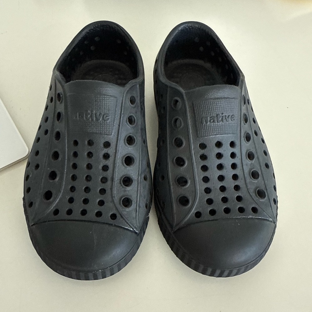 Native - Slip on Shoes - Picture 2 of 3
